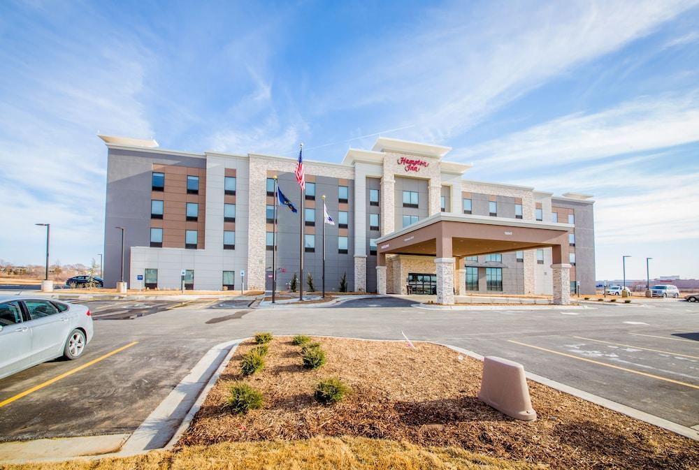 Hampton Inn By Hilton Wichita Northwest Exterior photo